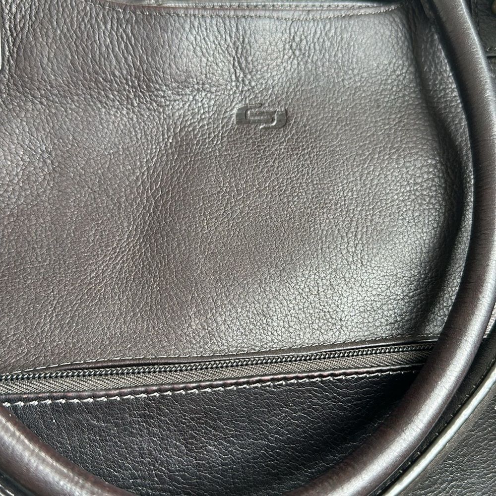 Solo Black Leather Tote Bag with Front Pocket - Picture 4 of 14